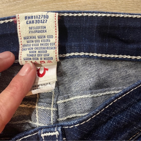 EUCVintage True Religion cropped jean dark Wash low rise star studded buttons32 - Picture 10 of 12